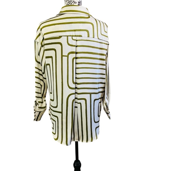 Blu Pepper Women Graphic Button Down Blouse Shirt Top NWT Sz-Small - Picture 4 of 6